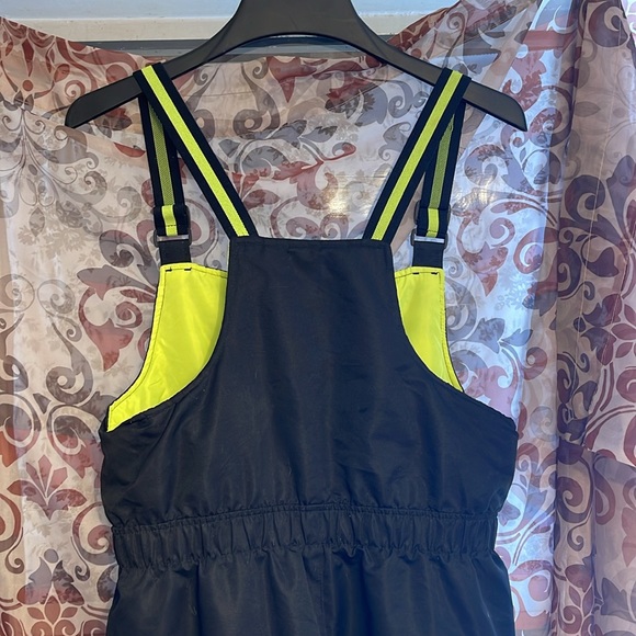 Men’s Swiss Tech Black w/ Neon Green Snow Pants - Picture 4 of 6